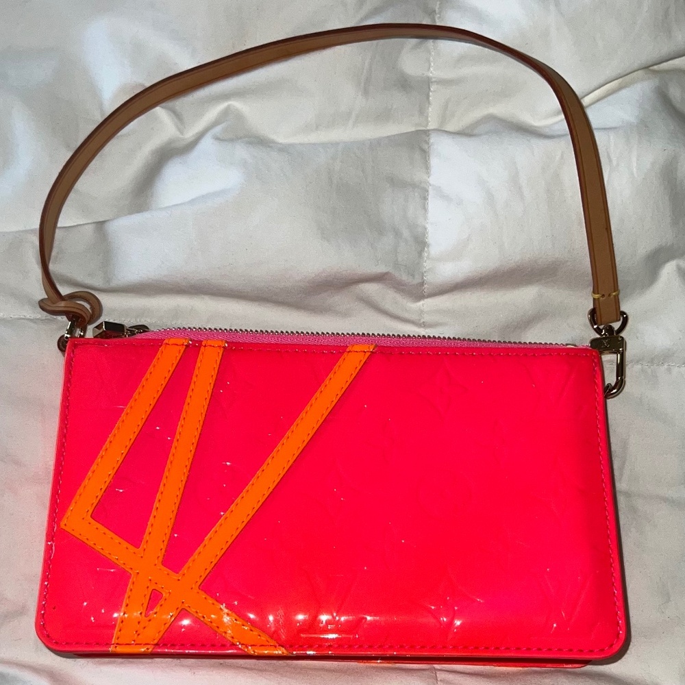 Louis Vuitton x Robert Wilson Fluo Rose Vernis Lexington Pochette